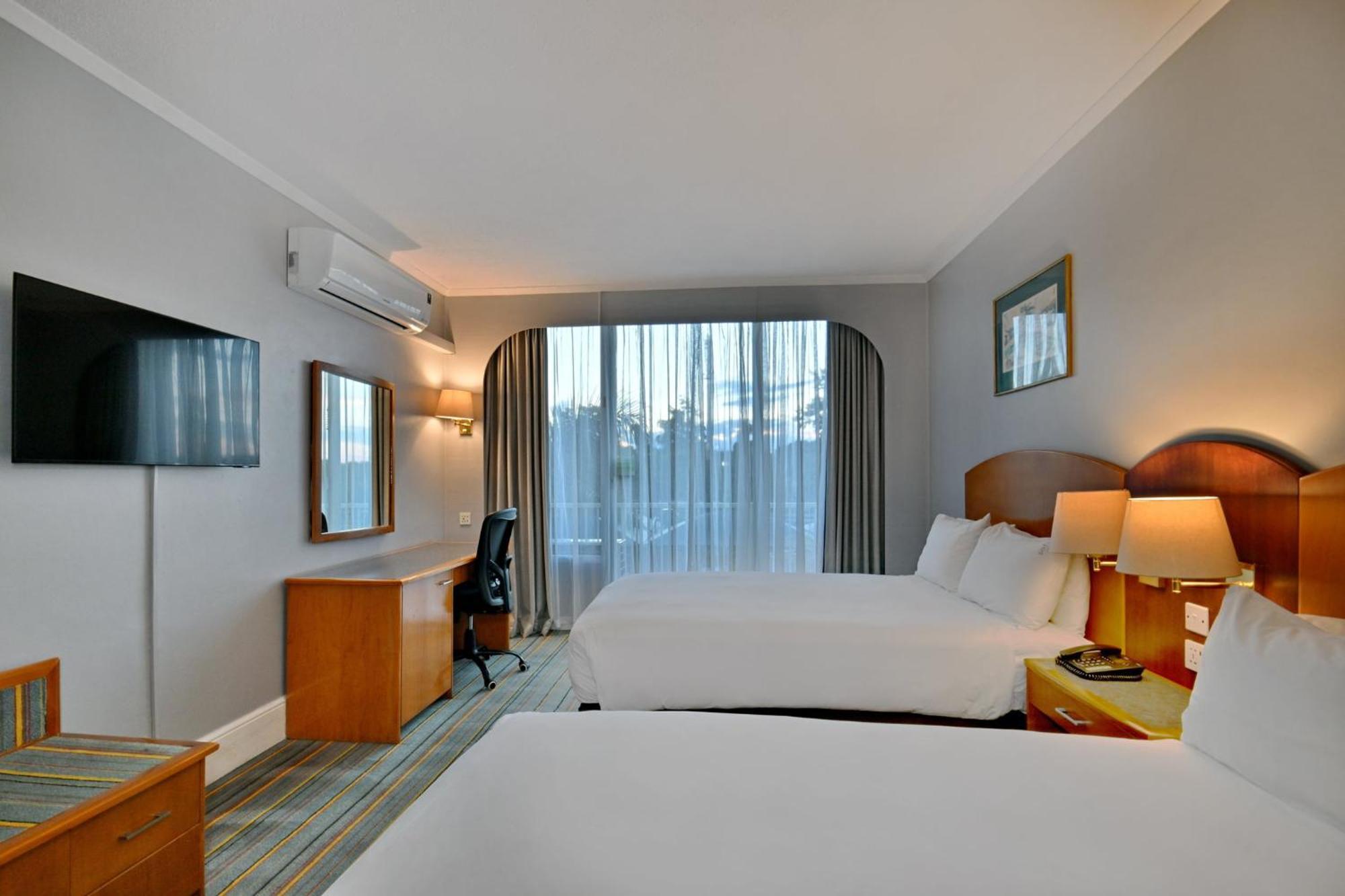 Hotel - By Ihg
